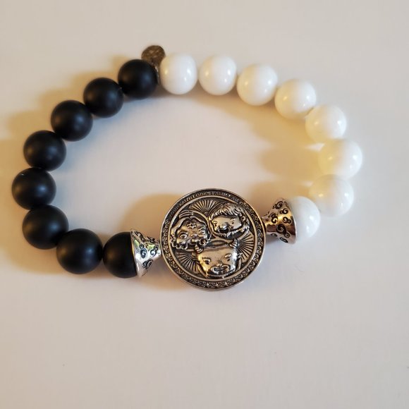 OHM Beads "Oneness" Stretch Bracelet - Onyx and Mother of Pearl - Picture 2 of 13